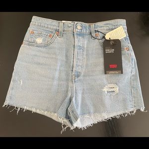 Levi’s Ribcage Shorts SIZE 29